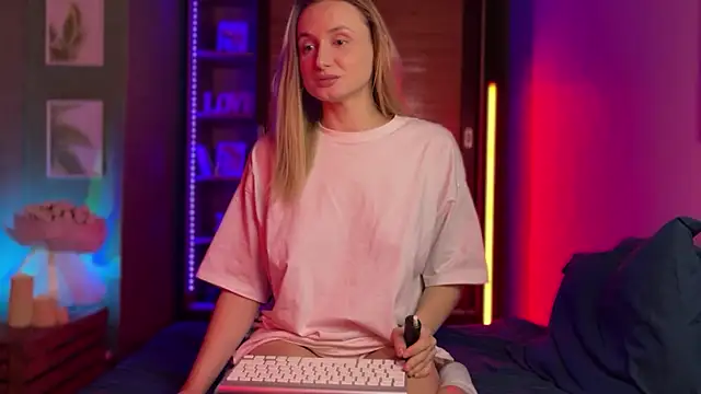 Snapshot of LovaMay chatting on February 22, 2026, 10:58 am LovaMay online show from February 22, 2026, 10:58 am