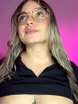 AnnyLopezzz  online show from September 8, 2025, 8:30 pm