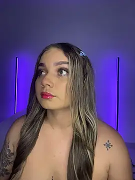 AnnyLopezzz  online show from October 21, 2025, 1:39 am