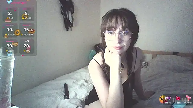 Snapshot of CornetDeGlace chatting on September 30, 2025, 6:02 pm CornetDeGlace online show from September 30, 2025, 6:02 pm