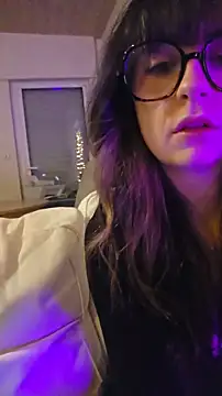 Snapshot of CornetDeGlace chatting on November 9, 2025, 7:34 pm CornetDeGlace online show from November 9, 2025, 7:34 pm