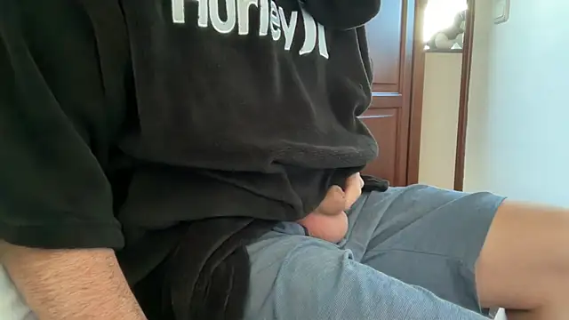 Snapshot of harrys74 chatting on December 22, 2025, 10:34 am harrys74 online show from December 22, 2025, 10:34 am