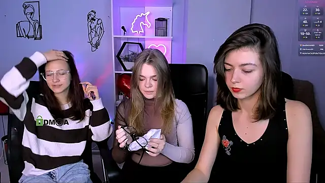 Snapshot of veronica_bubble chatting on December 5, 2025, 8:27 pm veronica bubble online show from December 5, 2025, 8:27 pm