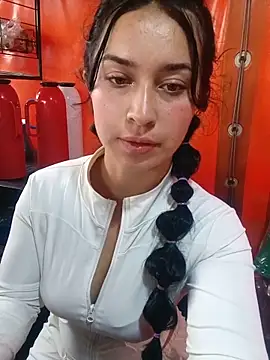 Snapshot of Sol_Sunny chatting on June 7, 2026, 10:13 pm Sol Sunny online show from June 7, 2026, 10:13 pm