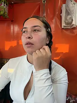 Snapshot of Sol_Sunny chatting on July 1, 2026, 10:42 pm Sol Sunny online show from July 1, 2026, 10:42 pm