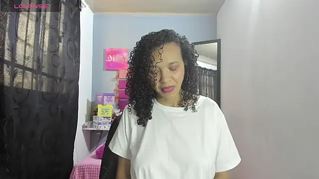 Snapshot of alma_azul chatting on November 12, 2025, 1:11 pm alma azul online show from November 12, 2025, 1:11 pm