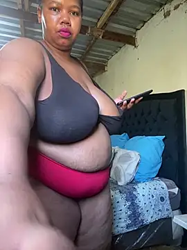 Snapshot of Curvycandy95 chatting on June 4, 2026, 6:19 am Curvycandy95 online show from June 4, 2026, 6:19 am