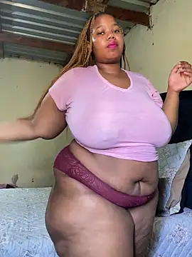 Curvycandy95 online show from June 20, 2026, 7:22 am
