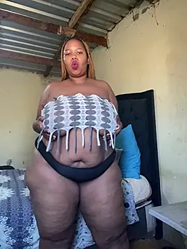 Curvycandy95 online show from July 15, 2026, 7:57 am