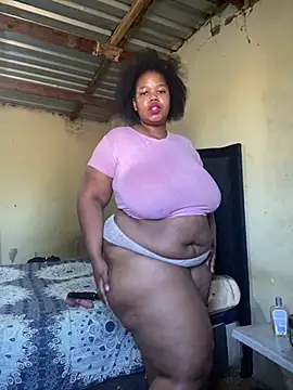 Curvycandy95 online show from July 16, 2026, 7:03 am