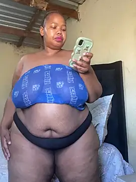 Curvycandy95 online show from July 28, 2026, 8:10 am