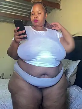 Curvycandy95 online show from August 1, 2026, 8:13 am