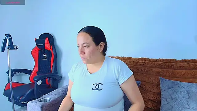 Snapshot of _honey12 chatting on November 5, 2025, 1:11 pm honey12 online show from November 5, 2025, 1:11 pm