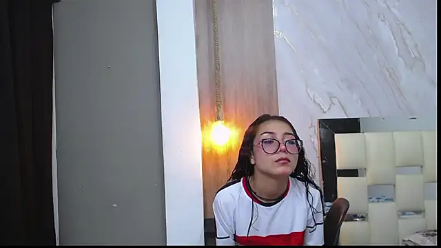 Snapshot of honeymoon_12 chatting on September 21, 2025, 3:41 am honeymoon 12 online show from September 21, 2025, 3:41 am