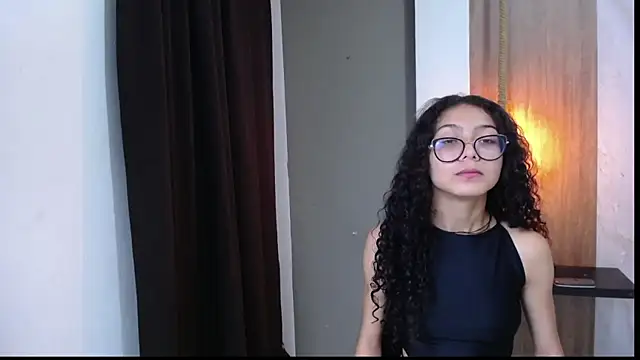 Snapshot of honeymoon_12 chatting on September 25, 2025, 3:54 am honeymoon 12 online show from September 25, 2025, 3:54 am