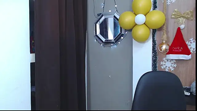 Snapshot of honeymoon_12 chatting on November 27, 2025, 3:52 am honeymoon 12 online show from November 27, 2025, 3:52 am