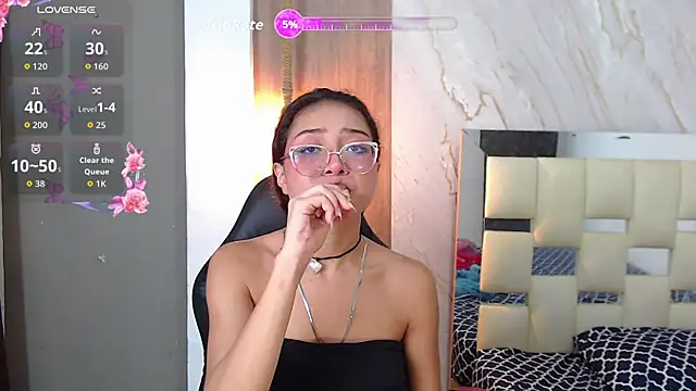 Snapshot of honeymoon_12 chatting on July 5, 2026, 3:45 am honeymoon 12 online show from July 5, 2026, 3:45 am