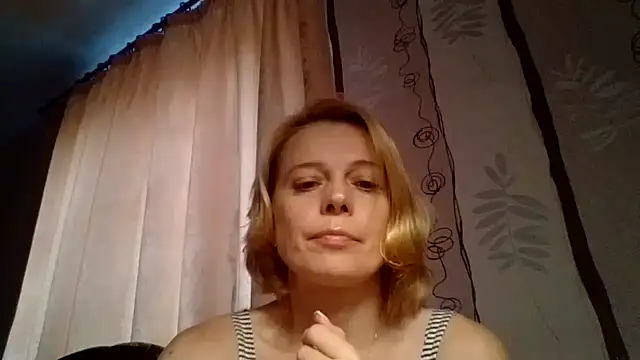 Snapshot of LiluXRose chatting on September 29, 2025, 10:53 am LiluXRose online show from September 29, 2025, 10:53 am