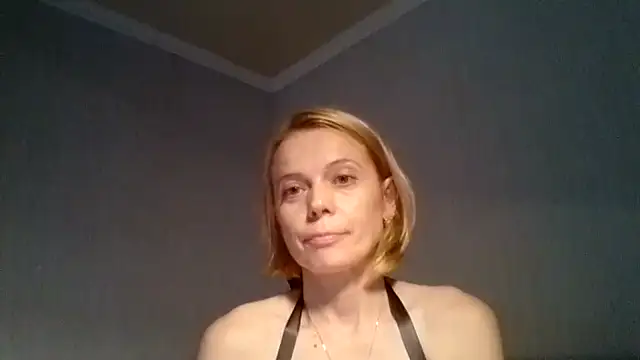 Snapshot of LiluXRose chatting on October 7, 2025, 12:46 pm LiluXRose online show from October 7, 2025, 12:46 pm