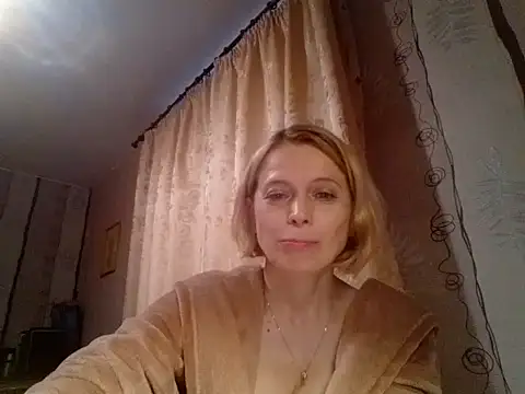 Snapshot of LiluXRose chatting on October 21, 2025, 1:56 pm LiluXRose online show from October 21, 2025, 1:56 pm