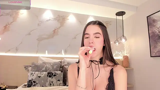 SolAvelar online show from July 30, 2026, 10:09 pm