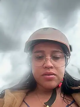 Snapshot of -Mia1 chatting on June 27, 2026, 2:12 pm -Mia1 online show from June 27, 2026, 2:12 pm