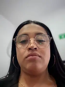 Snapshot of -Mia1 chatting on July 28, 2026, 7:39 pm -Mia1 online show from July 28, 2026, 7:39 pm