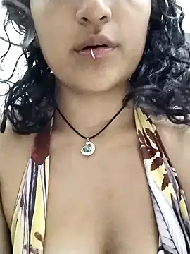 Snapshot of luna_love_xoxo chatting on October 5, 2025, 5:55 pm luna love xoxo online show from October 5, 2025, 5:55 pm