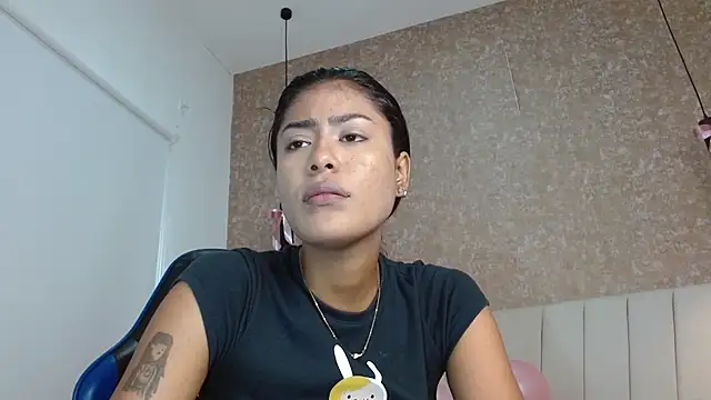 Snapshot of babilett chatting on October 7, 2025, 12:02 pm babilett online show from October 7, 2025, 12:02 pm