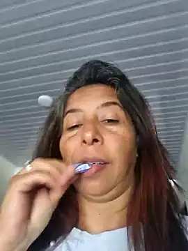 maleja23 online show from September 9, 2025, 2:27 pm