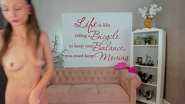 Snapshot of ReynaTheVixen chatting on September 27, 2025, 4:34 pm ReynaTheVixen online show from September 27, 2025, 4:34 pm