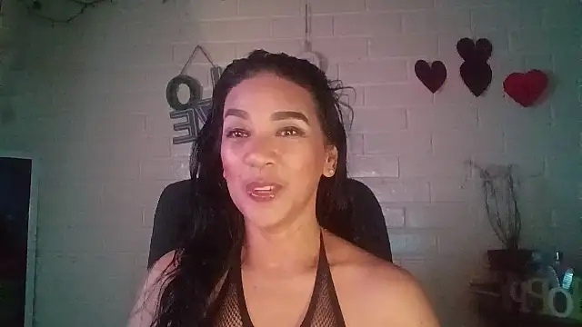 MiiaVelasquez online show from April 4, 2026, 4:44 am