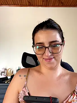 CoraVibes online show from September 20, 2025, 7:26 pm