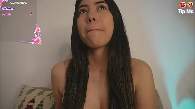 Roxybeautyy online show from March 5, 2026, 9:38 am