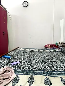 jully-jully online show from September 30, 2025, 3:44 am