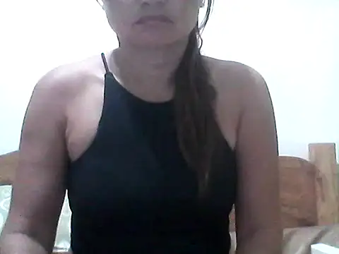 nathalie0045 online show from June 16, 2026, 8:44 pm