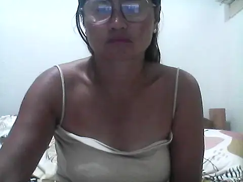 nathalie0045 online show from June 30, 2026, 10:22 pm