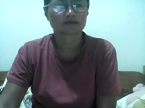 nathalie0045 online show from July 9, 2026, 9:24 am