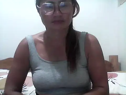 nathalie0045 online show from July 22, 2026, 10:51 am