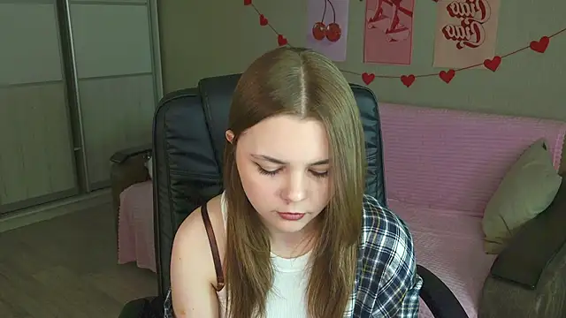 LeksaLove online show from May 10, 2026, 5:07 pm