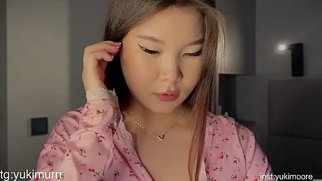 Snapshot of iamyuki chatting on March 12, 2026, 5:35 am iamyuki online show from March 12, 2026, 5:35 am