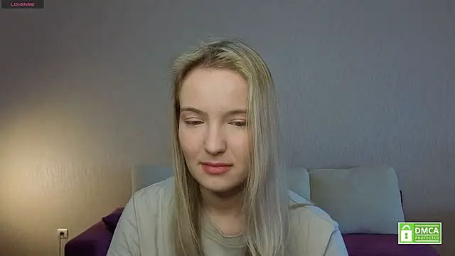 Snapshot of HongTomczak chatting on June 16, 2026, 7:44 am HongTomczak online show from June 16, 2026, 7:44 am