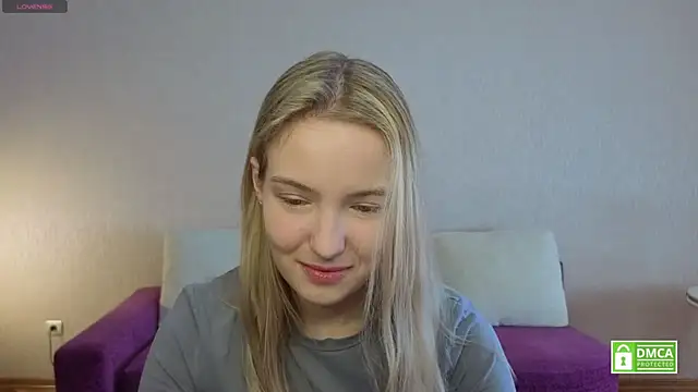 Snapshot of HongTomczak chatting on June 20, 2026, 7:44 am HongTomczak online show from June 20, 2026, 7:44 am