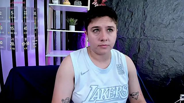 Snapshot of IanGilbert chatting on October 16, 2025, 9:27 pm IanGilbert online show from October 16, 2025, 9:27 pm