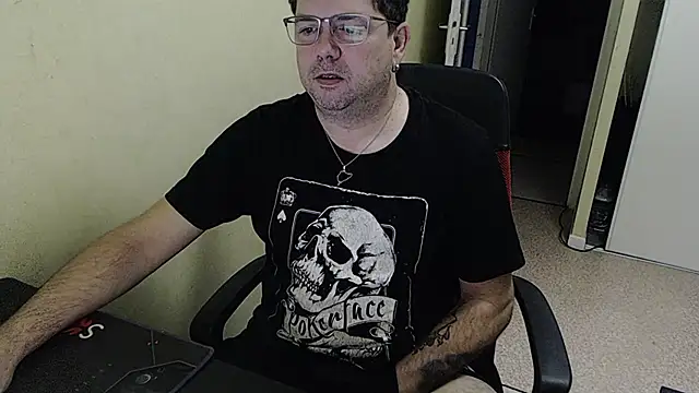 Snapshot of blueandwhite1 chatting on December 7, 2024, 8:22 am blueandwhite1 online show from December 7, 2024, 8:22 am