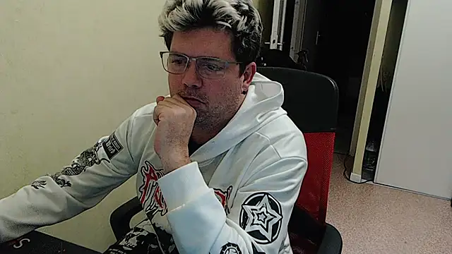 Snapshot of blueandwhite1 chatting on January 3, 2025, 10:08 pm blueandwhite1 online show from January 3, 2025, 10:08 pm