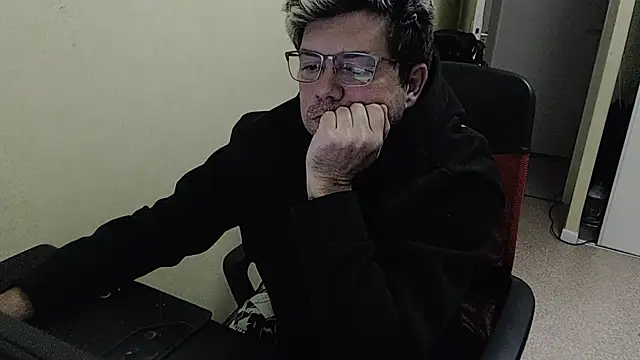 Snapshot of blueandwhite1 chatting on January 17, 2025, 10:12 pm blueandwhite1 online show from January 17, 2025, 10:12 pm