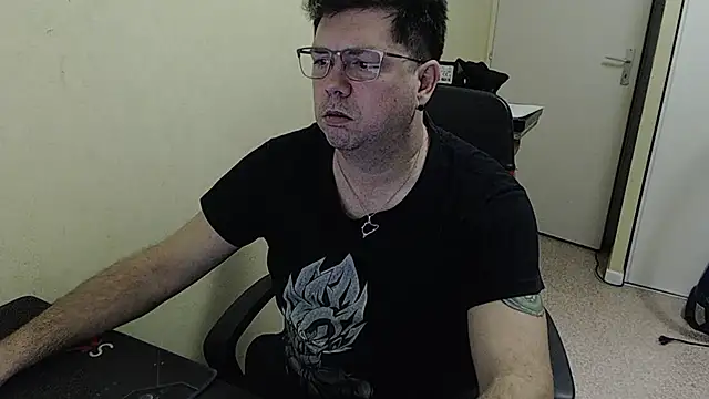 Snapshot of blueandwhite1 chatting on January 28, 2025, 5:35 pm blueandwhite1 online show from January 28, 2025, 5:35 pm