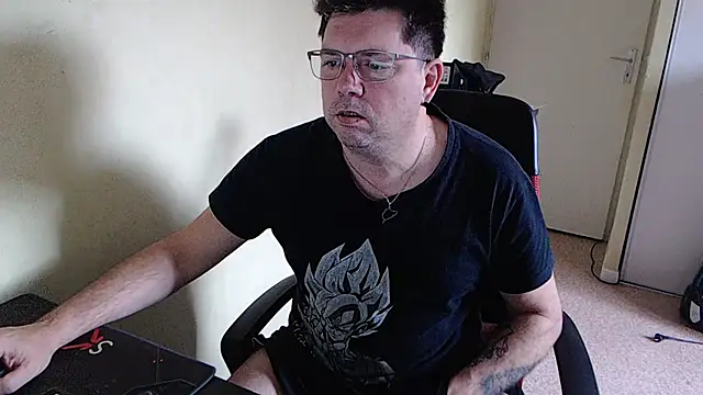 Snapshot of blueandwhite1 chatting on January 29, 2025, 9:33 am blueandwhite1 online show from January 29, 2025, 9:33 am