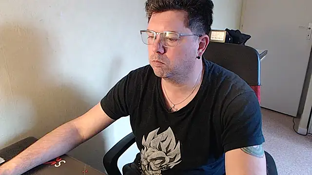 Snapshot of blueandwhite1 chatting on January 29, 2025, 2:32 pm blueandwhite1 online show from January 29, 2025, 2:32 pm